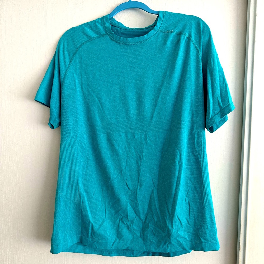 LuLu Lemon Metalvent Tee